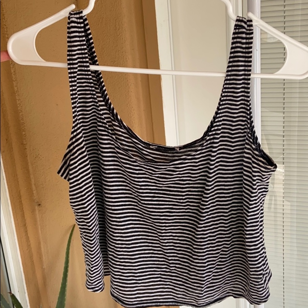 Pacsun Black and White stripped crop top, size M.
